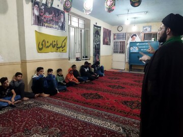 تصاویر/ فعالیت تبلیغی-فرهنگی یکی طلبه در کانون فرهنگی پایگاه مقاومت بسیج و دبیرستان علم و صنعت و کار و دانش شهر برازجان استان بوشهر