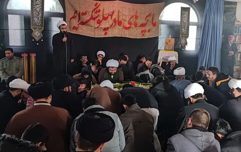 تصاویر/ مراسم وداع با شهید گمنام در حوزه علمیه خوی