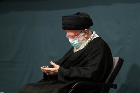 بالصور/ الليلة الثانية من مراسم إحياء العزاء لاستشهاد السيّدة الزهراء (ع) في حسينيّة الإمام الخميني (قده)