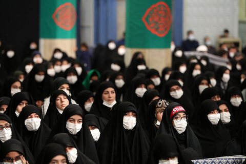 بالصور/ الليلة الثانية من مراسم إحياء العزاء لاستشهاد السيّدة الزهراء (ع) في حسينيّة الإمام الخميني (قده)