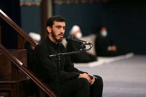 بالصور/ الليلة الثانية من مراسم إحياء العزاء لاستشهاد السيّدة الزهراء (ع) في حسينيّة الإمام الخميني (قده)