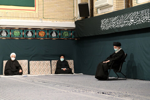 بالصور/ الليلة الثانية من مراسم إحياء العزاء لاستشهاد السيّدة الزهراء (ع) في حسينيّة الإمام الخميني (قده)