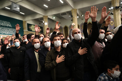 بالصور/ الليلة الثانية من مراسم إحياء العزاء لاستشهاد السيّدة الزهراء (ع) في حسينيّة الإمام الخميني (قده)