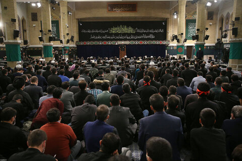 بالصور/ الليلة الثانية من مراسم إحياء العزاء لاستشهاد السيّدة الزهراء (ع) في حسينيّة الإمام الخميني (قده)