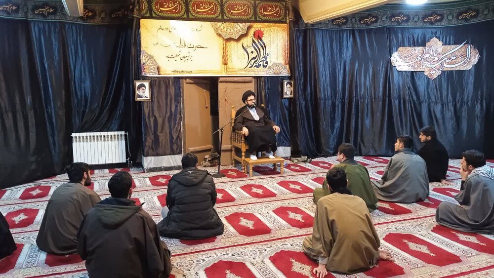 برگزاری مراسم روضه در مدرسه علمیه زنگنه همدان