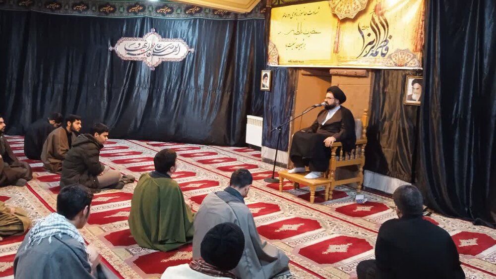 برگزاری مراسم روضه در مدرسه علمیه زنگنه همدان