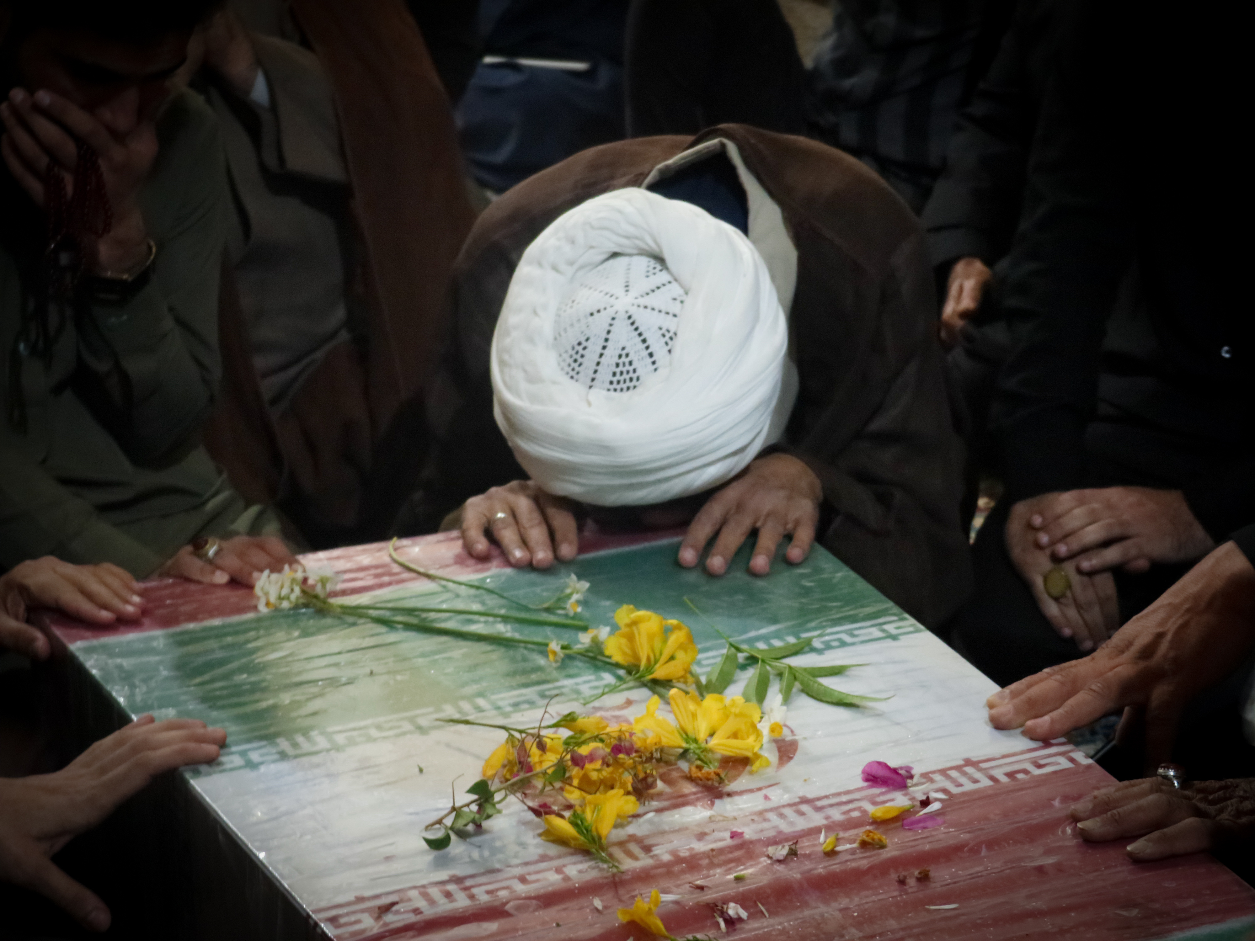 تصاویر/ مراسم وداع با پیکر مطهر شهید گمنام در مدرسه علمیه النبی (ص) بندرعباس