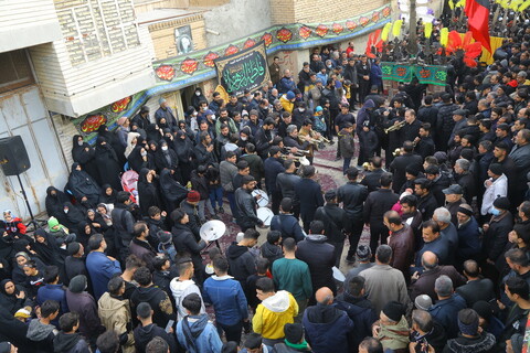 تصاویر / عزاداری مردم خمینی شهر در روز شهادت حضرت فاطمه زهرا (س)