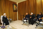 आयाते एज़ाम के साथ बैठक करते ईरानी संसद के अध्यक्ष