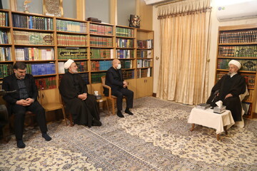 گلایه های آیت الله العظمی مکارم شیرازی از شرایط اقتصادی؛ بانک‌ها تنها به دنبال منافع خودشان هستند