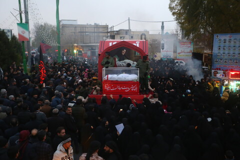 تشییع شهدای گمنام در خمینی شهر اصفهان