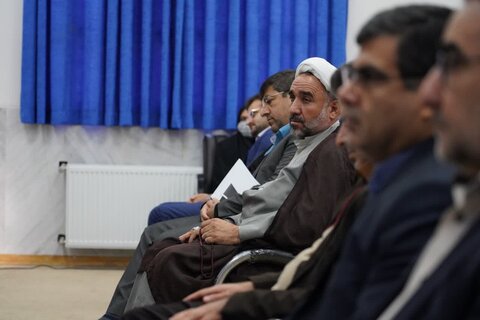 گزارش تصویری دیدار اعضای شوراهای حل اختلاف مرکز لرستان با نماینده ولی فقیه در استان لرستان