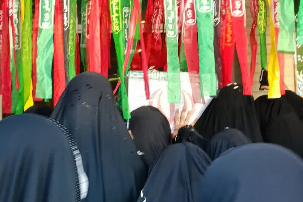 بانوان طلبه ابرکویی با شهدا میثاقی دوباره بستند+ فیلم و عکس