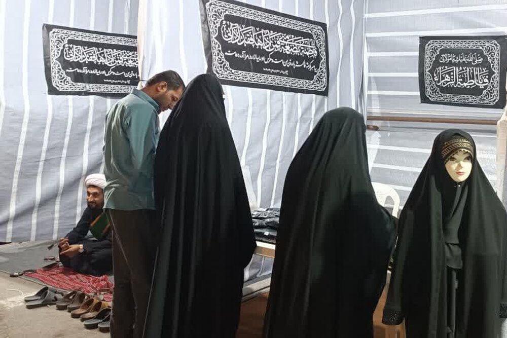 خدمات رسانی بانوان طلبه مینابی در موکب ایام فاطمیه + عکس