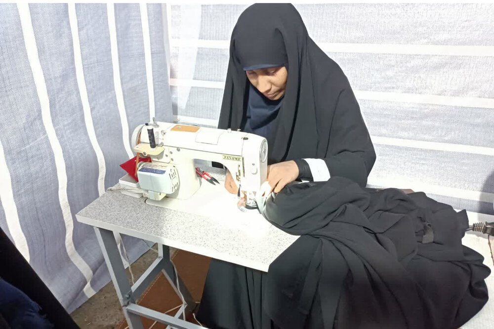 خدمات رسانی بانوان طلبه مینابی در موکب ایام فاطمیه + عکس