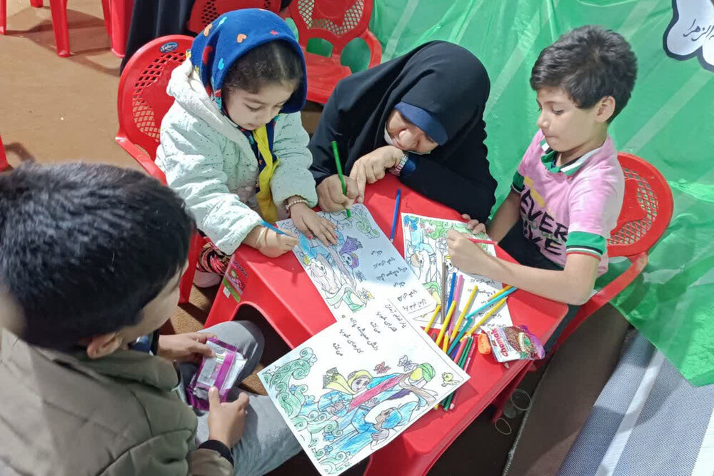 خدمات رسانی بانوان طلبه مینابی در موکب ایام فاطمیه + عکس