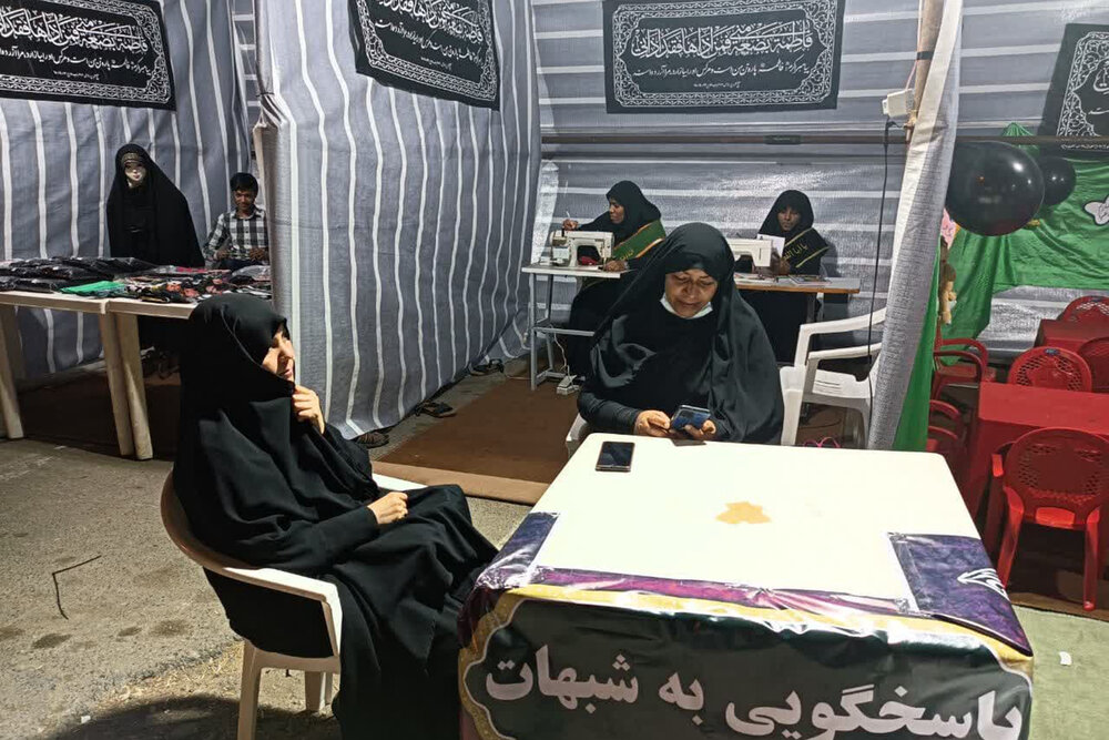 خدمات رسانی بانوان طلبه مینابی در موکب ایام فاطمیه + عکس