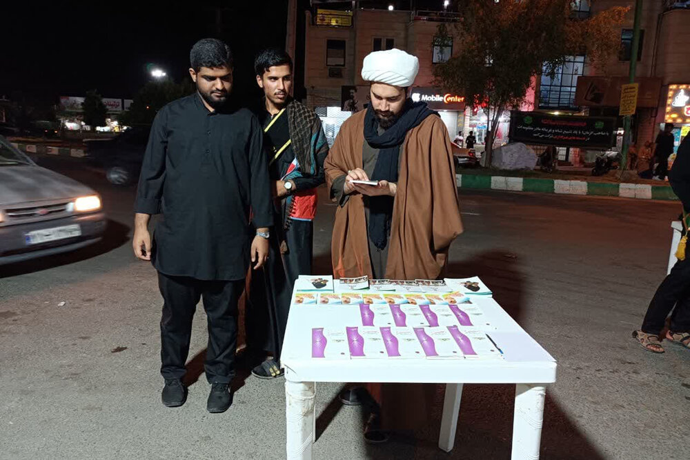 خدمات رسانی بانوان طلبه مینابی در موکب ایام فاطمیه + عکس