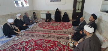 دیدار مدیر حوزه علمیه یزد با خانواده روحانیون شهید شهرستان بافق + عکس
