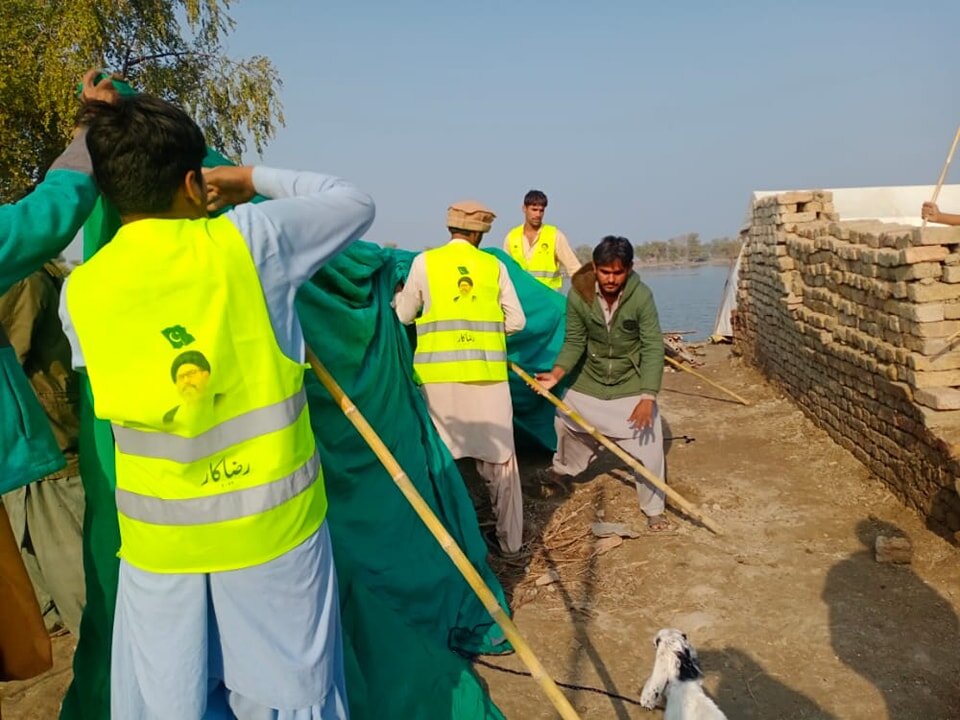 تحصیل کے این شاہ، سندھ کے سیلاب متاثرین کو خیموں کی فراہمی