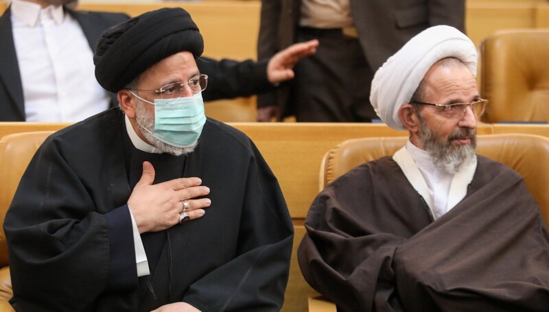 چرا آیت الله مصباح(ره) عمر خود را صرف علوم انسانی کرد؟