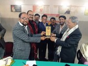 सोशल मीडिया सामाजिक सम्बन्धों को मज़बूत करता हैं