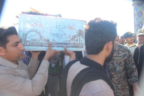 تصاویر/ تشییع پیکر مطهر  شهید گمنام هشت سال دفاع مقدس  در شهرستان بندر  سیریک