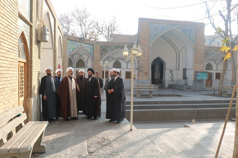 برای درمان دردها در فرهنگ دینی حرف برای گفتن داریم