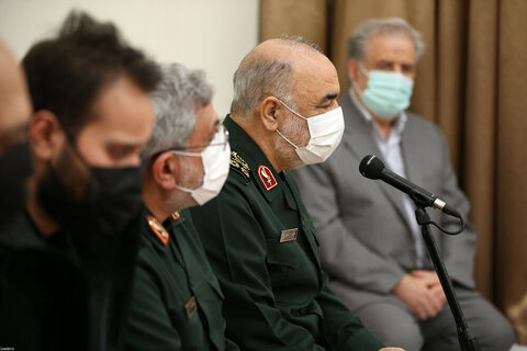 بالصور/ لقاء عائلة الفريق الشهيد قاسم سليماني ولجنة إحياء ذكراه مع الإمام الخامنئي