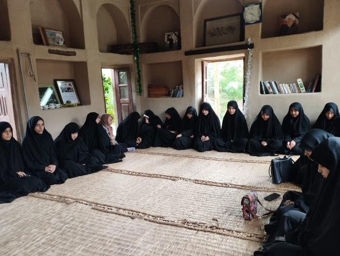 تربیت بانوان عالمه نیازهای امروز جامعه بشری است