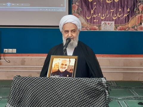 تصاویر:برگزاری سومین سالگرد شهادت سردارسلیمانی  در آموزش وپرورش آران وبیدگل