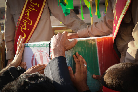 تصاویر/تشییع و تدفین پیکر شهید گمنام در شهرک پیامبر اعظم(ص) بندرعباس