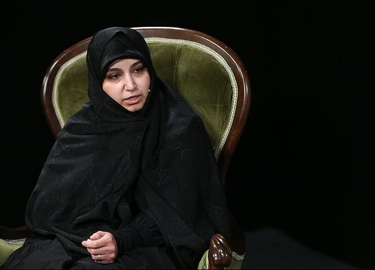 نرجس سلیمانی از رفتار پدر با خانواده می گوید | آشپزی حاجی برای دورهمی کوچک اهل منزل