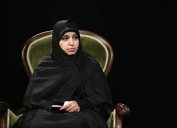 نرجس سلیمانی از رفتار پدر با خانواده می گوید | آشپزی حاجی برای دورهمی کوچک اهل منزل