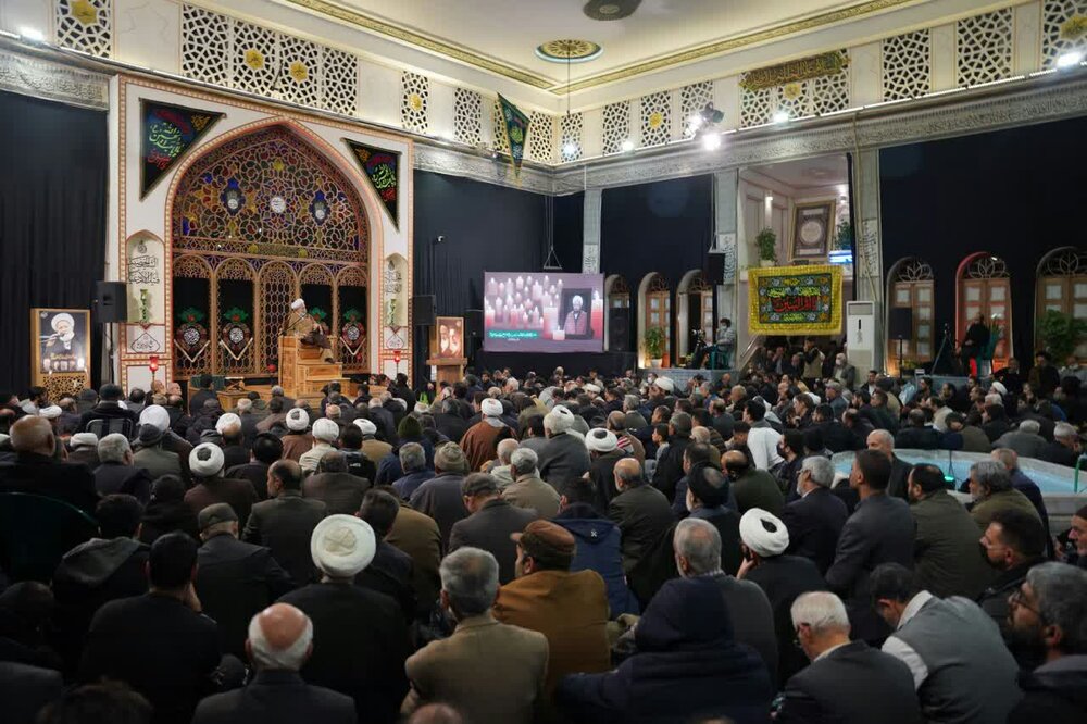 مرحوم مظاهری، تلاش میکرد تا مردم را با خدا و اهل بیت(ع) آشنا کند