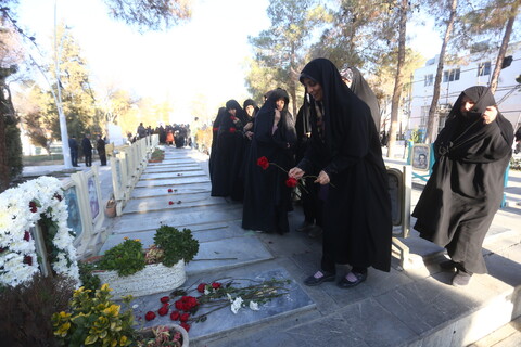 گلباران قبور مطهر شهدای هواپیمای اوکراینی‎‎