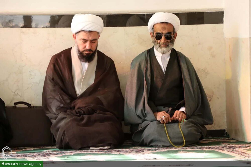 برگزاری جلسه درس اخلاق در مدرسه علمیه آیت الله بهاری (ره) + عکس