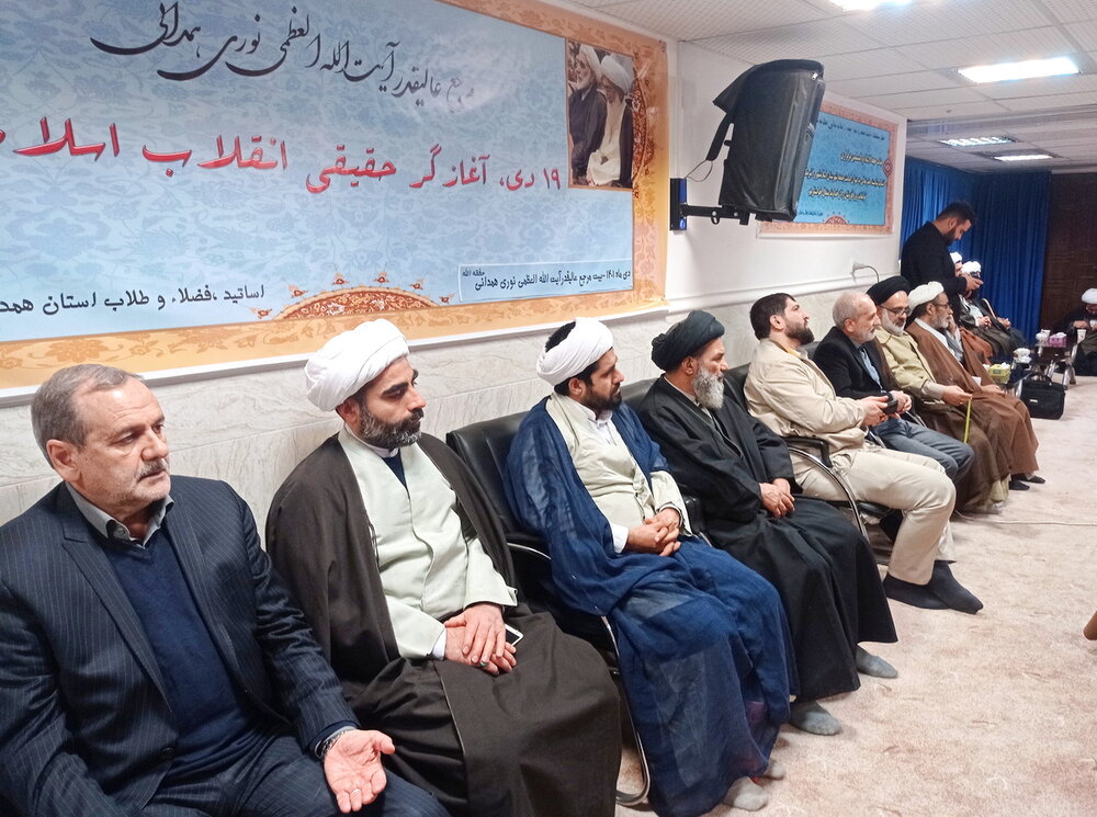 تقدیر از امام جمعهای با ۴۲ سال خدمت در اسلامشهر تهران