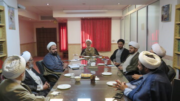 تجمع اعتراض آمیز روحانیت یزد علیه اهانت مجله وقیح فرانسوی برگزار می‌شود