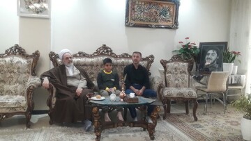 فیلم | دیدار آیت‌الله اعرافی با خانواده شهید آرمان علی وردی