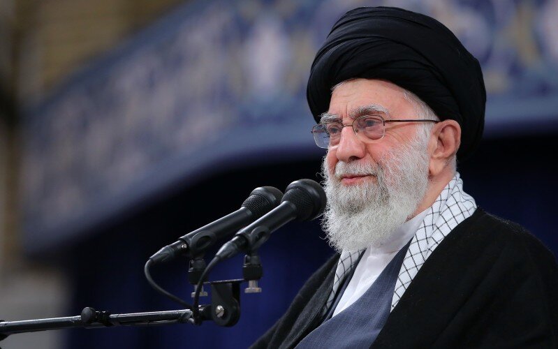 الإمام الخامنئي يشرح ثلاث مهام هامّة وشاقّة للمؤمنين من وجهة نظر الإمام الباقر (سلام الله عليه) الإمام الخامنئي يشرح ثلاث مهام هامّة وشاقّة للمؤمنين من وجهة نظر الإمام الباقر (سلام الله عليه)