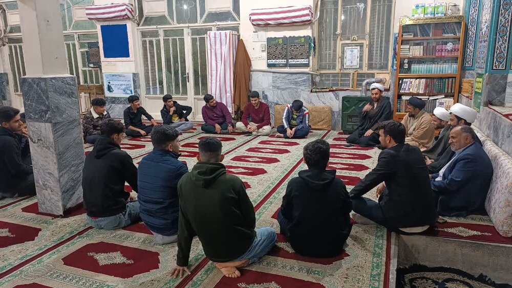 برگزاری جلسات جهاد تبیین به همت طلاب و روحانیون مدرسه علمیه امام صادق(ع) اندیمشک + عکس
