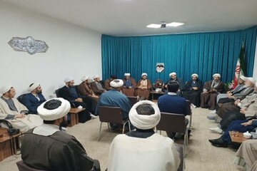 تصاویر/ نشست هم اندیشی طلاب و روحانیون تکاب با مدیرکل تبلیغات اسلامی آذربایجان‌غربی