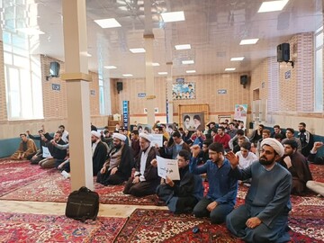 طلاب مدرسه علمیه امیرالمومنین(ع) تبریز توهین نشریه فرانسوی را محکوم کردند