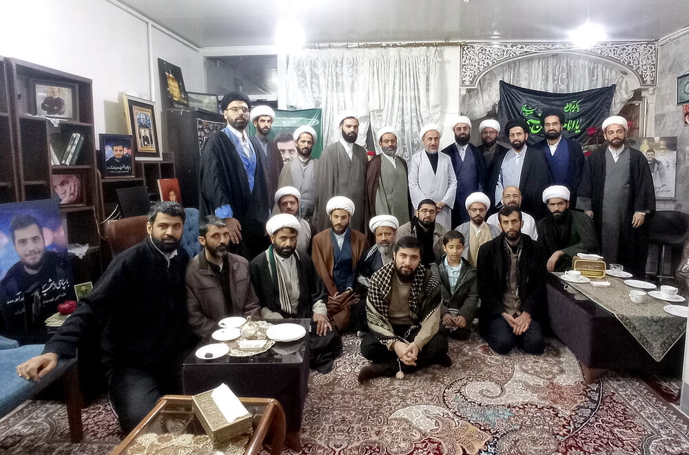 دیدار دانشپژوهان مؤسسه روایت سیره شهدا با خانواده طلبه شهید مختارزاده دیدار دانشپژوهان مؤسسه روایت سیره شهدا با خانواده طلبه شهید مختارزاده