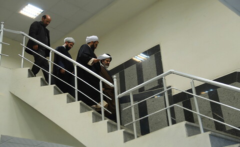 تصاویر/ "یک روز با آقای امام جمعه" - بخش دوم/ حضور در مدرسه علمیه امام خامنه ای 
و سرکشی از طلاب 