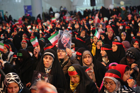 تصاویر/اجتماع عظیم دختران حاج قاسم در اصفهان