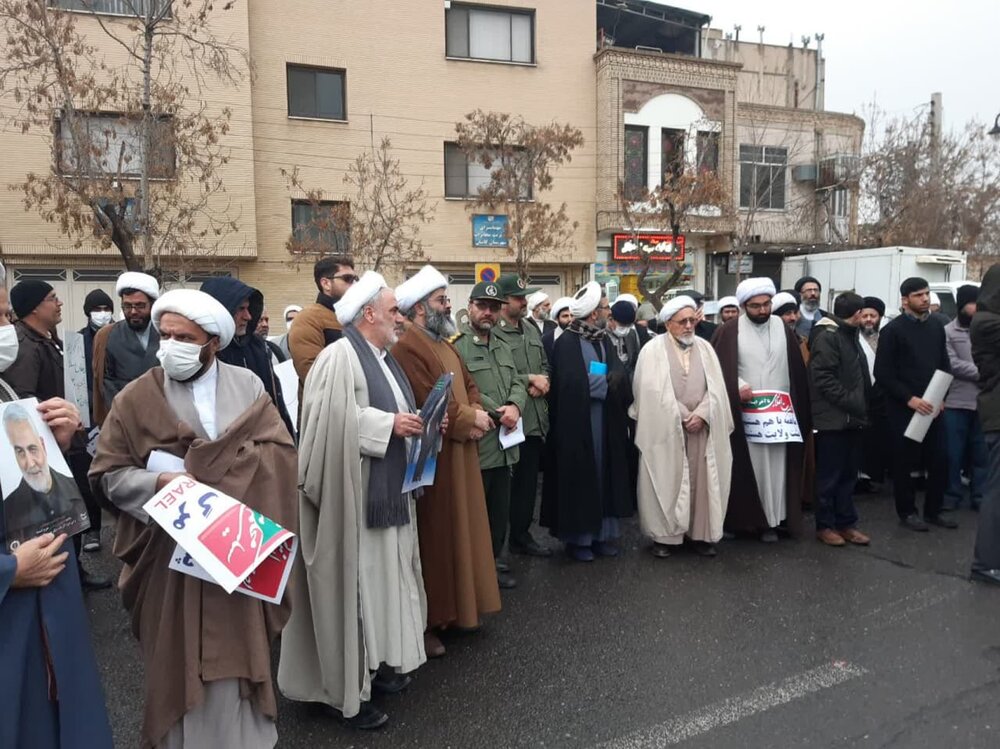 راهپیمایی مردم و حوزویان کاشان در محکومیت توهین مجله فرانسوی + عکس