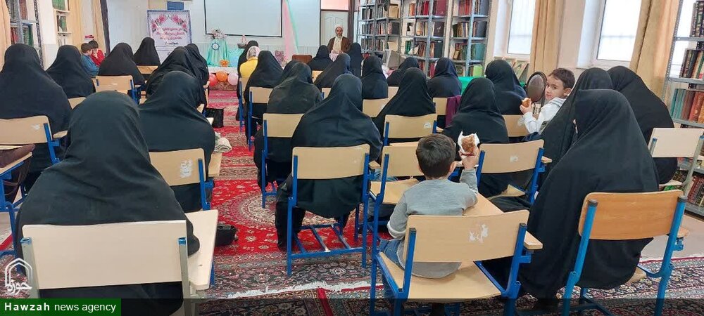نشست "آیین همسرداری و فرزندداری حضرت فاطمه(س)" در جلفا برگزار شد