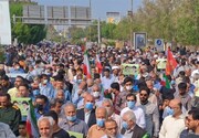 بوشهری ها در محکومیت نشریه فرانسوی راهپیمایی می کنند